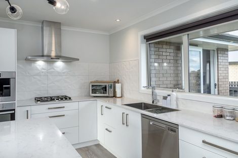 Photo of property in 4 Mckerrow Place, Featherston, 5710