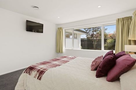Photo of property in 10 Linkwater Way, Parklands, Christchurch, 8083