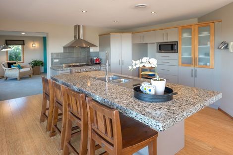 Photo of property in 1a Liston Crescent, Cockle Bay, Auckland, 2014