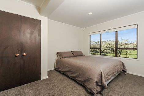 Photo of property in 102 Shaw Road, Oratia, Auckland, 0604