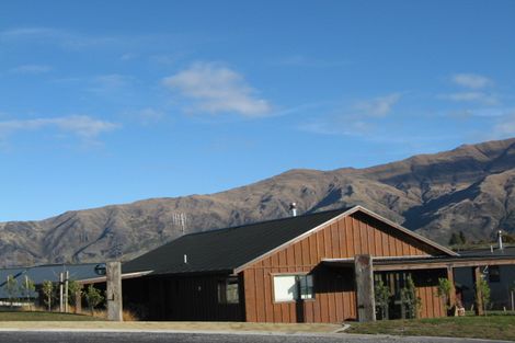 Photo of property in 6 Bob Lee Place, Wanaka, 9305
