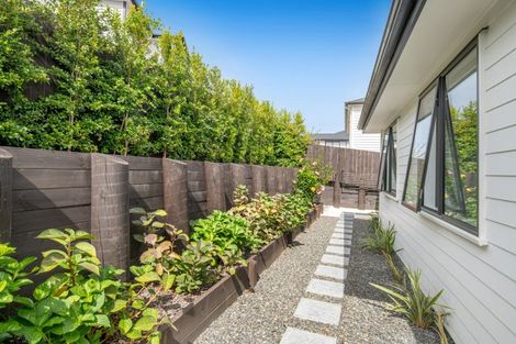 Photo of property in 22 Takurua Terrace, Orewa, 0931
