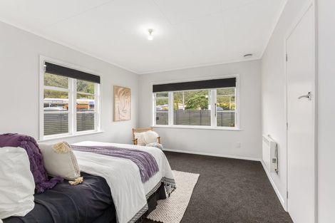 Photo of property in 130 Wainuiomata Road, Wainuiomata, Lower Hutt, 5014