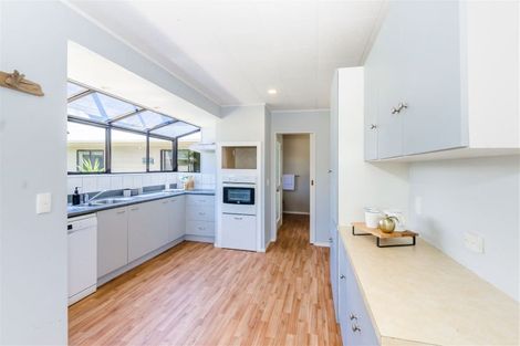 Photo of property in 128 Tutere Street, Waikanae Beach, Waikanae, 5036