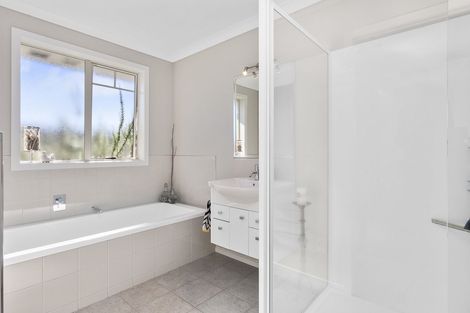 Photo of property in 2 Tulip Drive, Cambridge, 3434