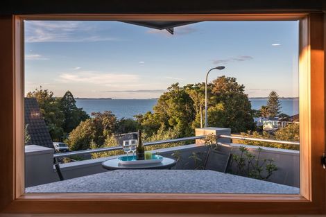 Photo of property in 1a Liston Crescent, Cockle Bay, Auckland, 2014