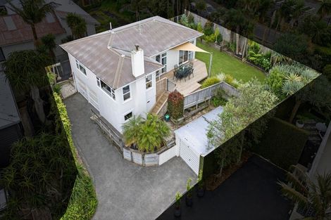 Photo of property in 29 Peter Terrace, Castor Bay, Auckland, 0620