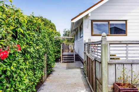 Photo of property in 5 Dieffenbach Street, Opunake, 4616