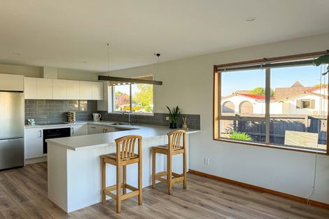 Photo of property in 48 Oldwood Street, Bishopdale, Christchurch, 8053