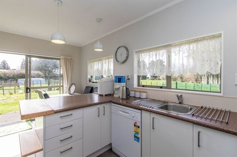 Photo of property in 3 Tariki Road, Tariki, Inglewood, 4390