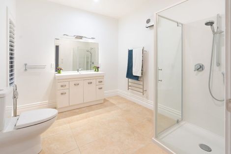 Photo of property in 5 Lavinia Grove, Waikanae Beach, Waikanae, 5036