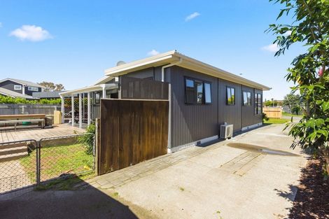 Photo of property in 13 Bahama Crescent, Paraparaumu Beach, Paraparaumu, 5032