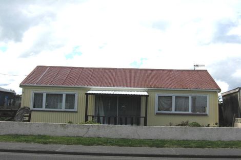 Photo of property in 18 Seafront Road, Castlecliff, Whanganui, 4501