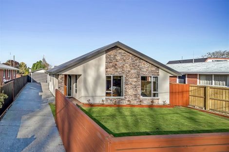 Photo of property in 104 Wainoni Road, Avondale, Christchurch, 8061