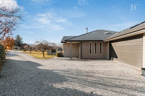 Photo of property in 18 Pisa Moorings Road, Mount Pisa, Cromwell, 9383