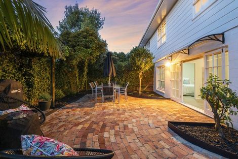 Photo of property in 2/183 Shakespeare Road, Milford, Auckland, 0620