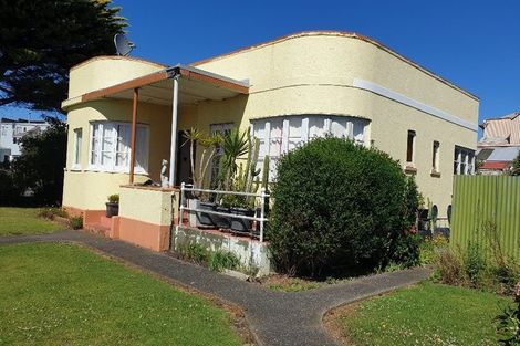 Photo of property in 32 Leicester Street, Patea, 4520