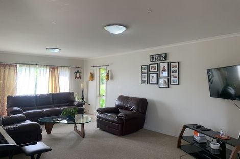 Photo of property in 1 Luna Place, Henderson, Auckland, 0612