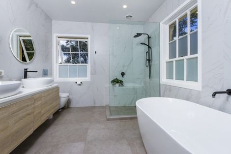 Photo of property in 40 Shakespeare Road, Milford, Auckland, 0620