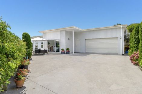 Photo of property in 11 Rochfort Crescent, Pyes Pa, Tauranga, 3112