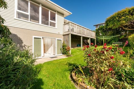 Photo of property in 8 Torwood Road, Khandallah, Wellington, 6035