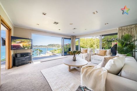 Photo of property in 26a Tai Paku Paku Road, Karaka Bays, Wellington, 6022