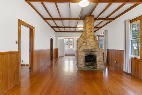 Photo of property in 50 Woodglen Road, Glen Eden, Auckland, 0602