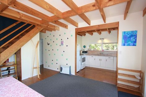 Photo of property in 8 Oxford Terrace, Coromandel, 3506