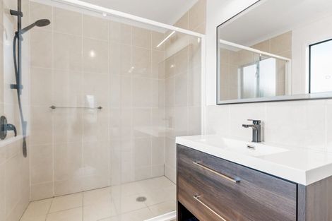 Photo of property in 15 Lagoon View, Gulf Harbour, Whangaparaoa, 0930