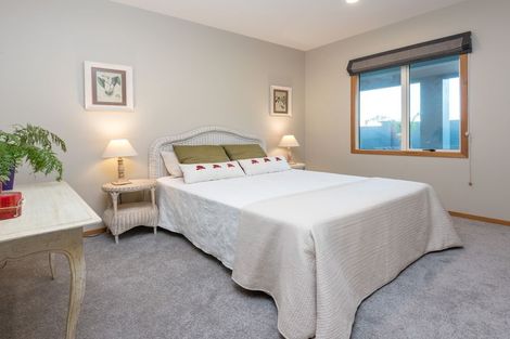 Photo of property in 1a Liston Crescent, Cockle Bay, Auckland, 2014