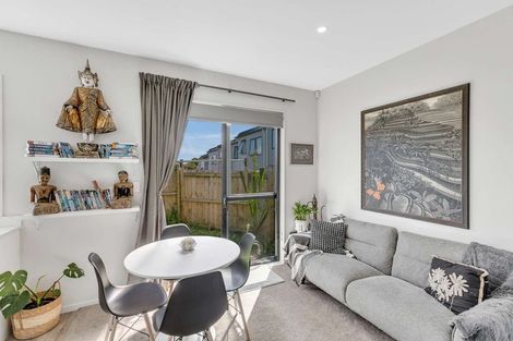 Photo of property in 9/60 Kelman Road, Kelston, Auckland, 0602