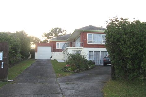 Photo of property in 215 Glenfield Road, Hillcrest, Auckland, 0627