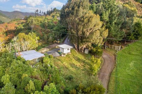 Photo of property in 1151 Paekakariki Hill Road, Paekakariki Hill, Porirua, 5381