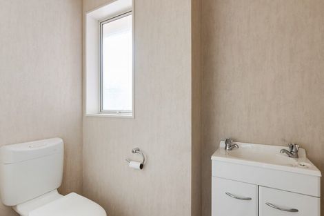 Photo of property in 18 Ashmore Drive, Frankleigh Park, New Plymouth, 4310