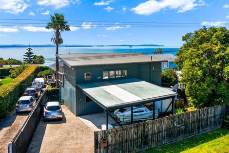 Photo of property in 1412 Whangaparaoa Road, Army Bay, Whangaparaoa, 0930