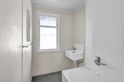 Photo of property in 48 Marama Crescent, Spotswood, New Plymouth, 4310