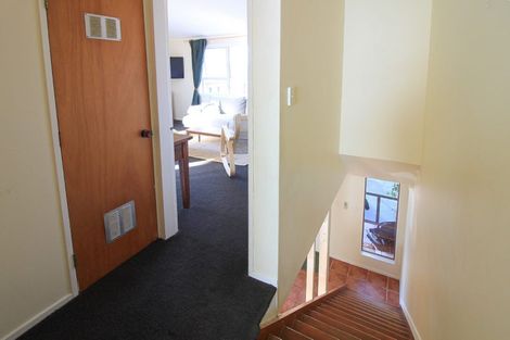 Photo of property in 4/30 Lyall Parade, Lyall Bay, Wellington, 6022