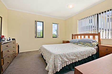 Photo of property in 117 Keri Vista Rise, Papakura, 2110