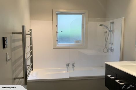 Photo of property in 11 Guys Hill Road, Hospital Hill, Napier, 4110