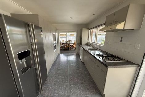 Photo of property in 30 Meadway, Sunnyhills, Auckland, 2010