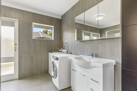 Photo of property in 7 Chip Grove, Sunnyhills, Auckland, 2010