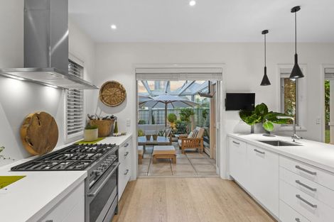 Photo of property in 2/43 Byron Avenue, Takapuna, Auckland, 0622