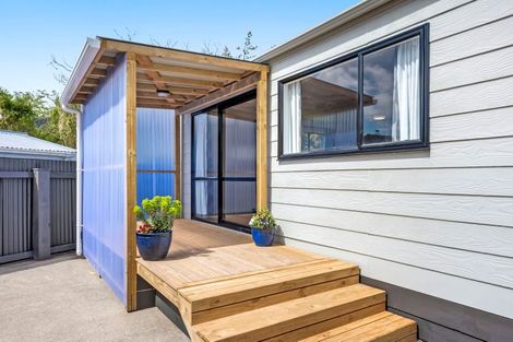 Photo of property in 16 Watkins Grove, Taita, Lower Hutt, 5011