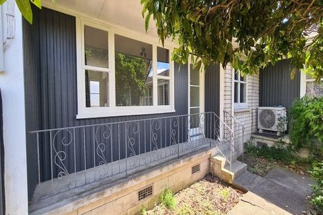 Photo of property in 4/215 Swanson Road, Henderson, Auckland, 0610