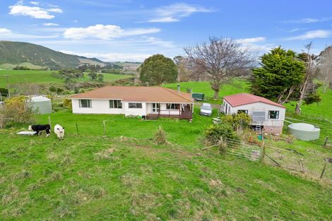 Photo of property in 101 Forest Lakes Road, Otaki, 5583
