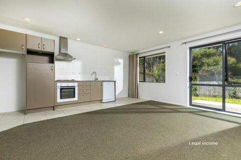 Photo of property in 3 Aberley Road, Schnapper Rock, Auckland, 0632