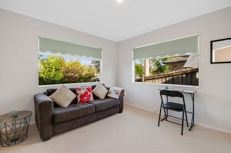 Photo of property in 25 Chesterfield Way, Orewa, 0931