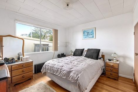 Photo of property in 46 Easton Park Parade, Glenfield, Auckland, 0629