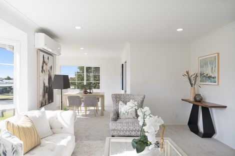 Photo of property in 2 Diana Place, Ranui, Auckland, 0612