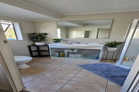 Photo of property in 12 Ransom Smyth Drive, Goodwood Heights, Auckland, 2105